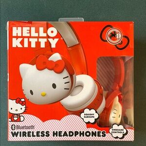 Hello Kitty Wireless Headphones - Red